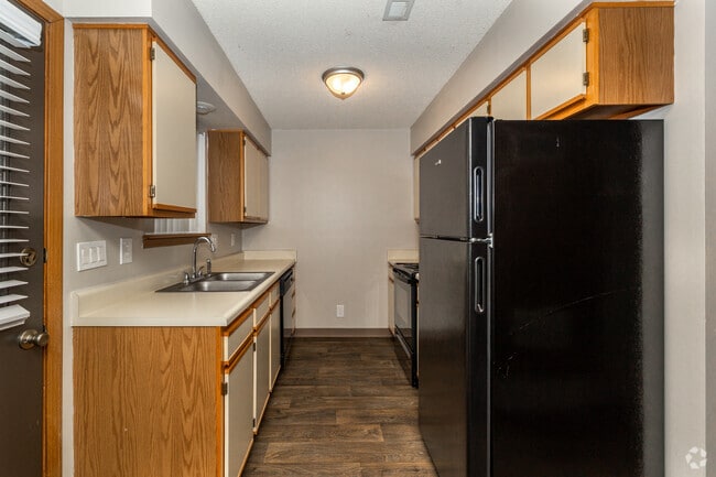 2BR, 1.5BA - 960SF - Kitchen