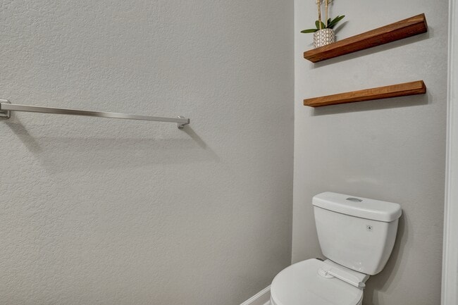 Photo - 211 Thalia Rd