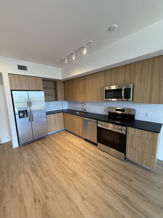 Building Photo - 972 E 28th St Unit A2 Rental