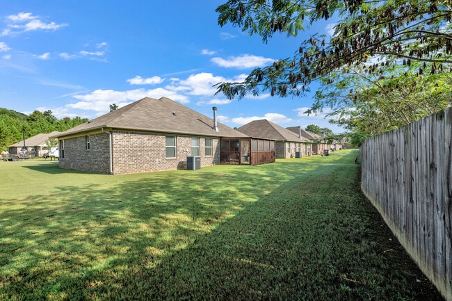 5623 Goodwin Ct