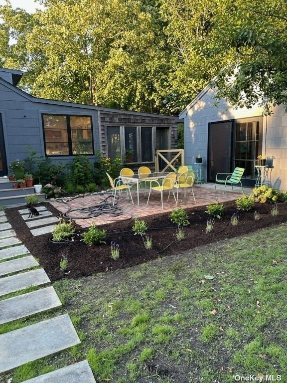 Photo - 285 Oyster Ponds Ln