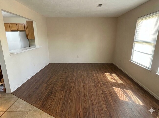 Photo - 1531 Whitehall Blvd