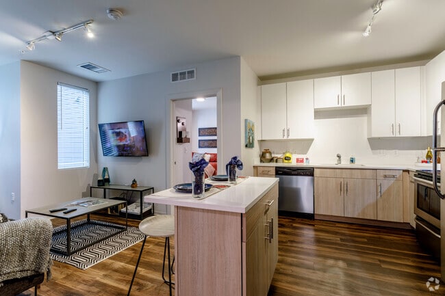 2BR, 2BA - 708SF