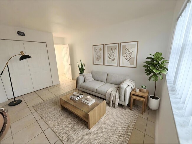 Building Photo - 3600 NW 21st St Unit 406