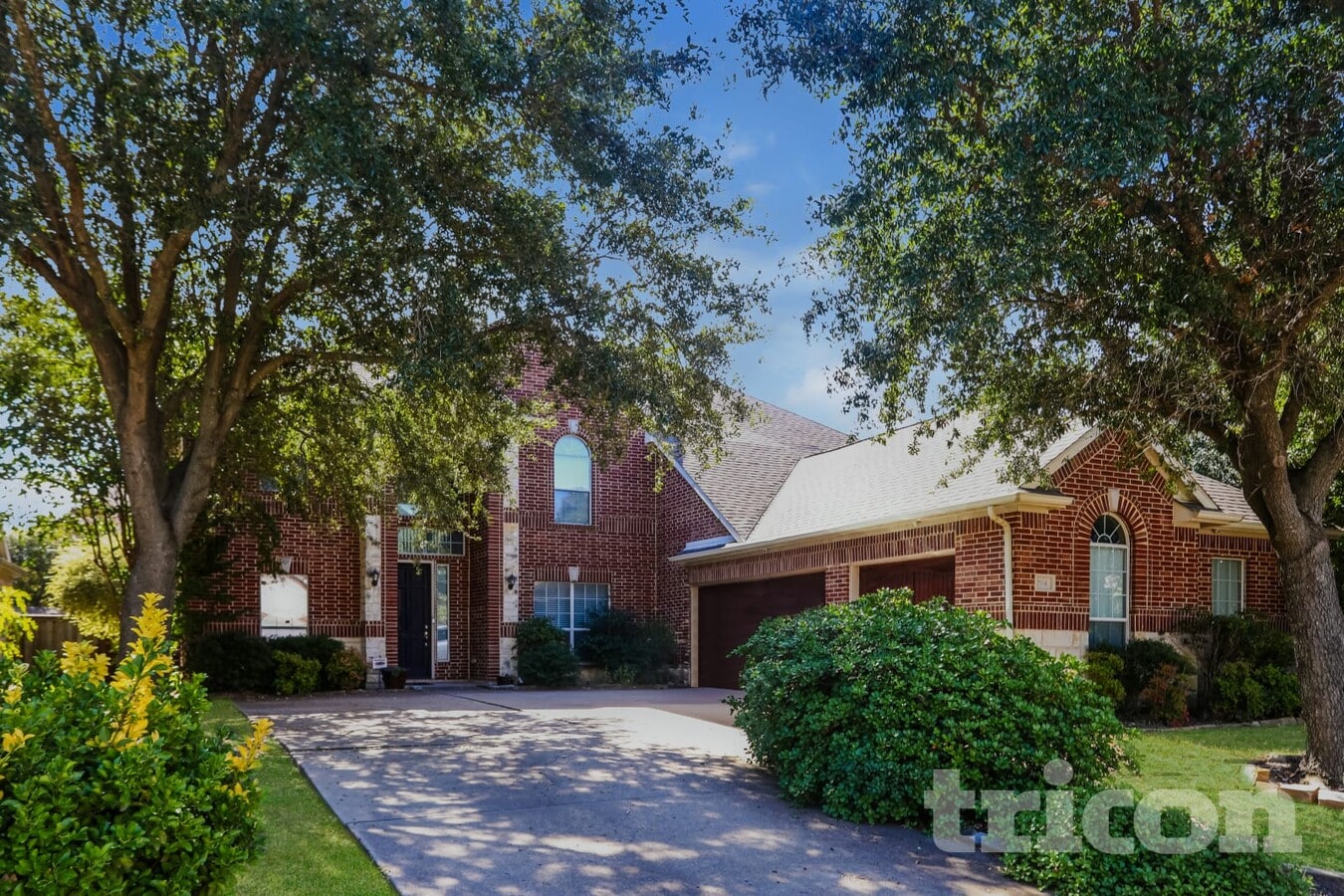 Photo - 2947 Nadar House