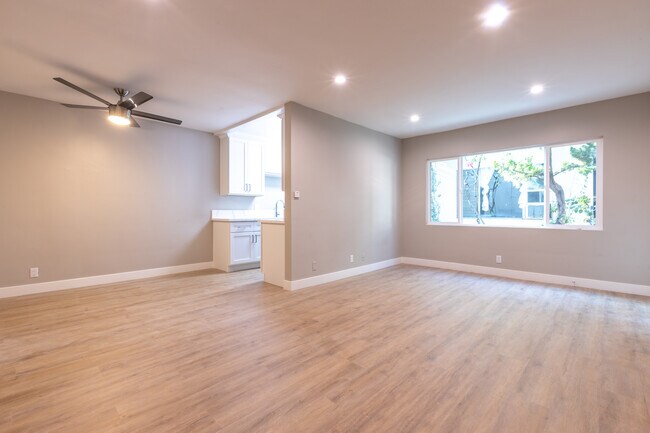 Photo - 13910 Sayre St Unit 02