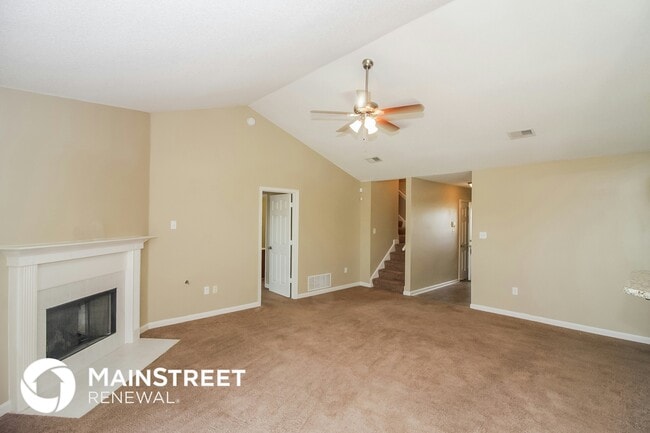 Photo - 1647 Sarah Ann Dr W