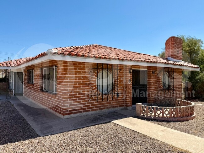 Photo - 1590 E Hampton St