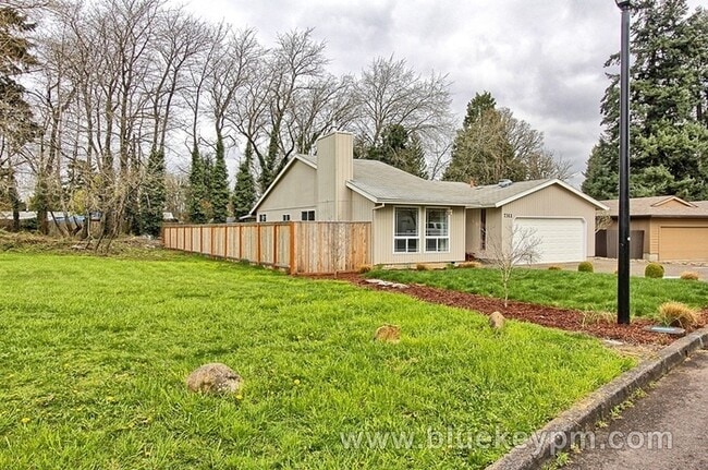 Photo - 3 Bed, 2 Bath home in Milwaukie