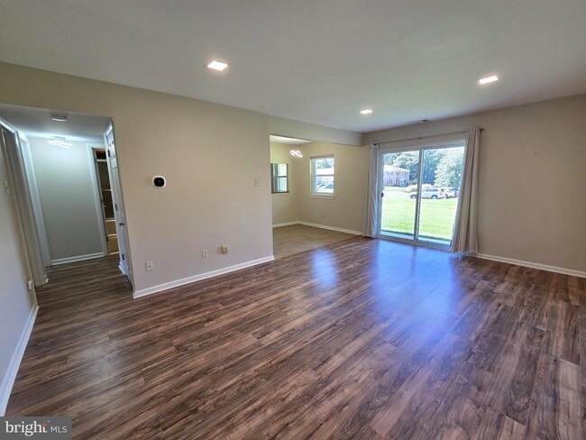 15 Kearney Dr