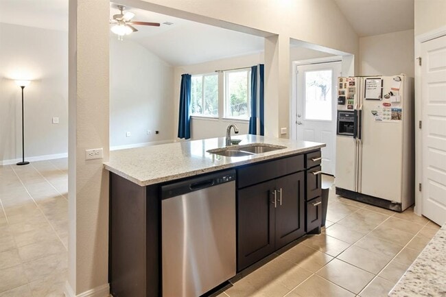 Photo - 21102 Niagara Cove