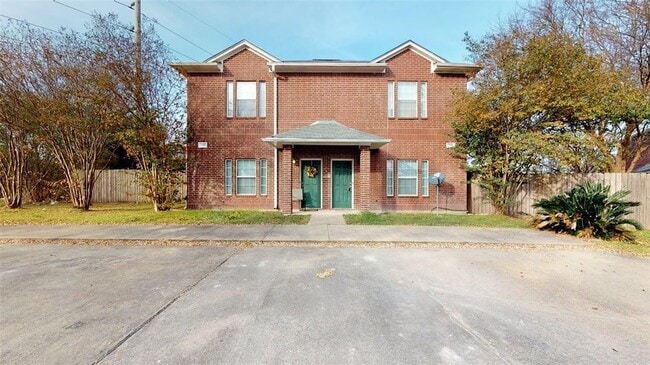 Building Photo - 1502 Maglothin Ct