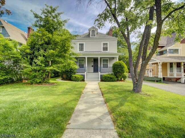 Photo - 285 Claremont Ave