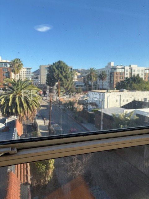 Photo - 1523 N McCadden Pl Unidad 402