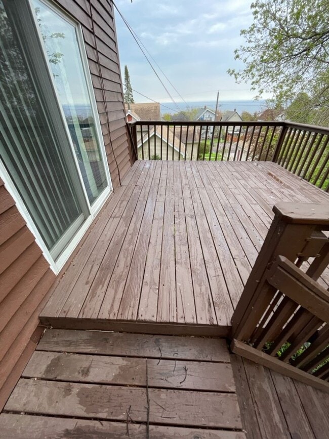 Photo - AVAILABLE JUNE - 5 Bed 2 Bath In East Hillside