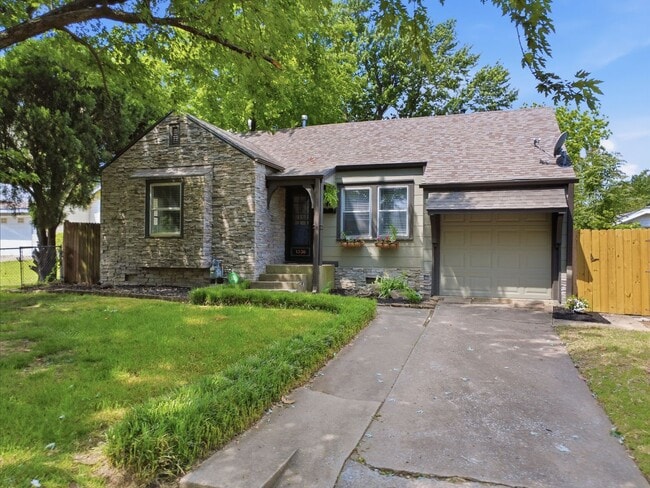 Building Photo - Charming 2-Bedroom, 1-Bath Home in Midtown
