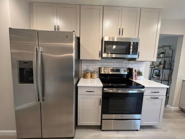 Photo - 231 Burrograss Dr