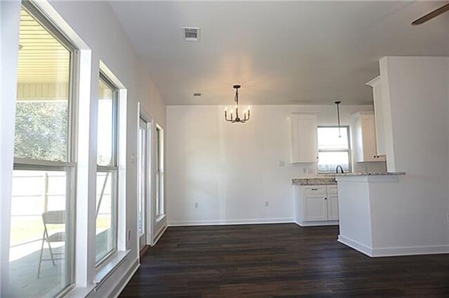 Photo - 3 Bedroom, 2 Bath Home