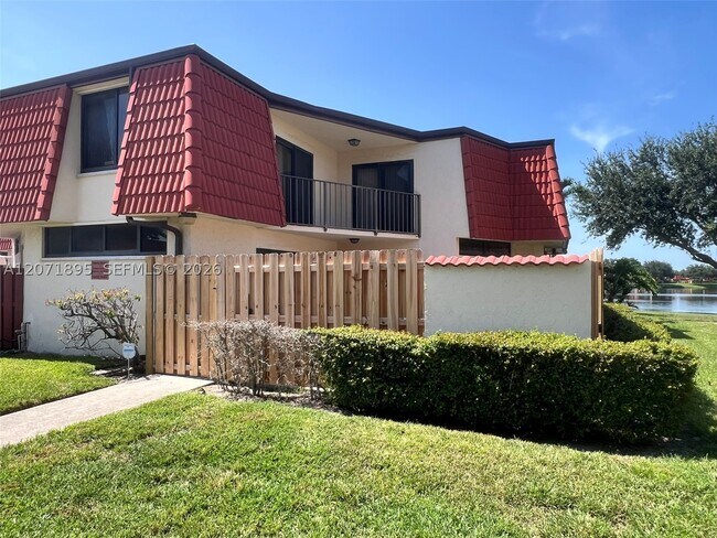 Building Photo - 3673 Victoria Dr