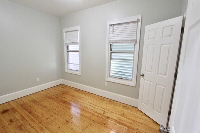 Photo - 460 Saratoga St