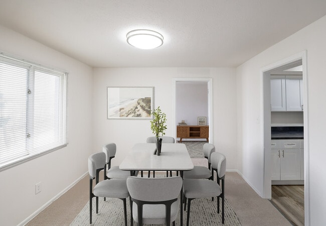 Village at Mayfield Dining Room