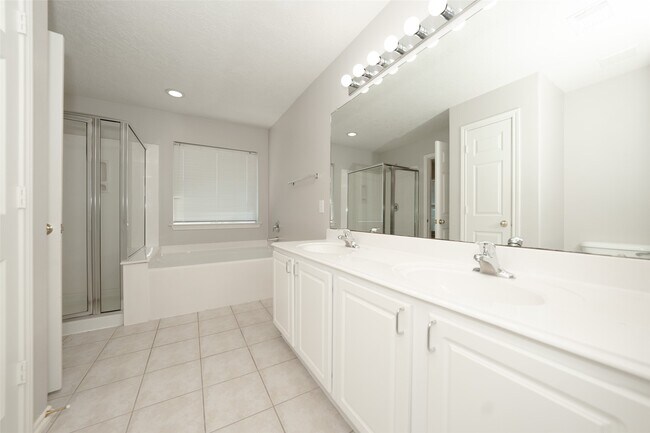 Photo - 14310 Mirkwood Ln