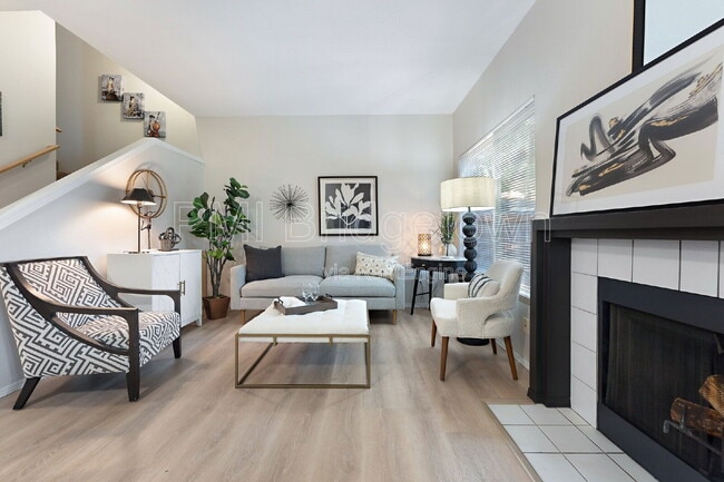 Photo - 2026 Virginia Ln