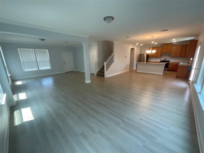 13821 Abraham Lincoln St