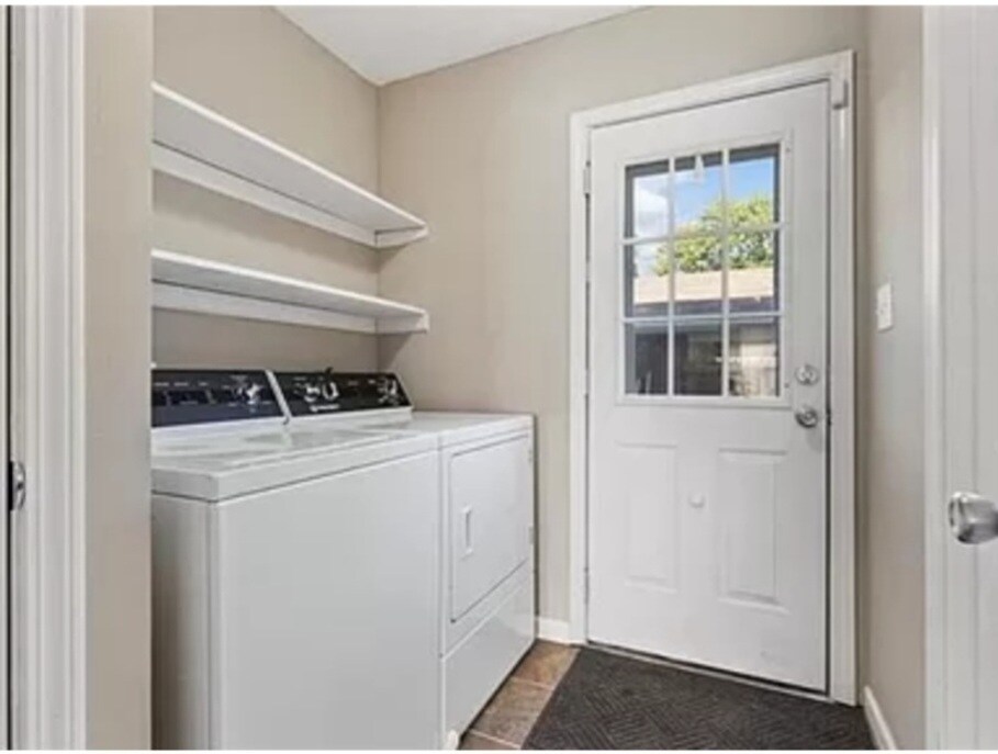 Photo - 6052 E 129 St
