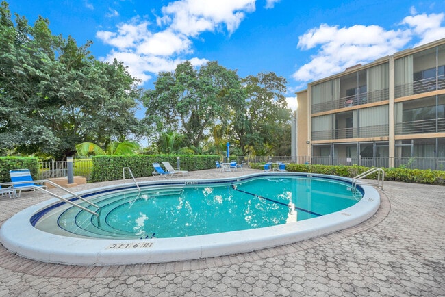 Building Photo - 3800 N Hills Dr Unit 315