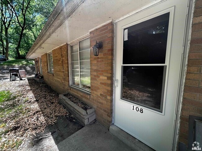 Building Photo - 108 Oakdale Rd Rental
