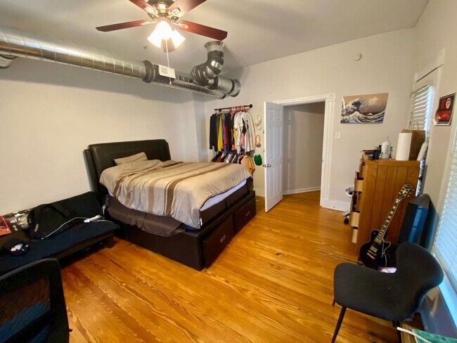 Photo - 5 bedroom /2 bath Mins. from UC for $750/pp ($3750/mo)! Off-Street Parking included!