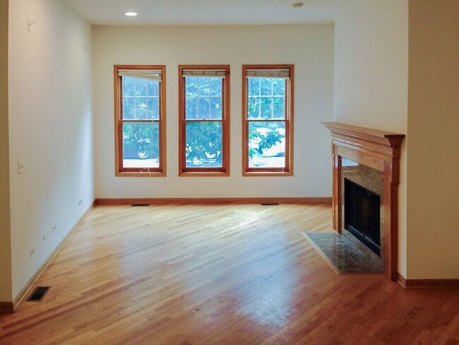 Photo - 1321 W Belmont Ave Apartment Unit 1321-1