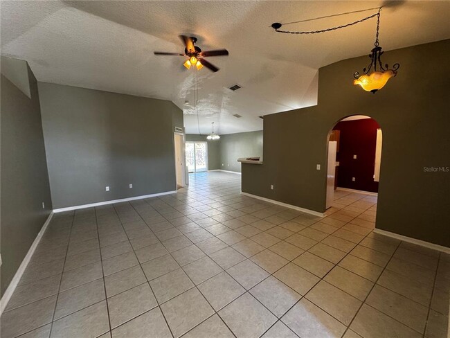 Photo - 1043 Vanderbilt Dr