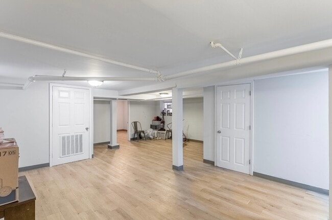 Photo - 6241 S Troy St