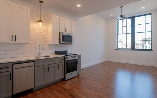 Building Photo - 15 Cranston Ave Unit 11 Rental