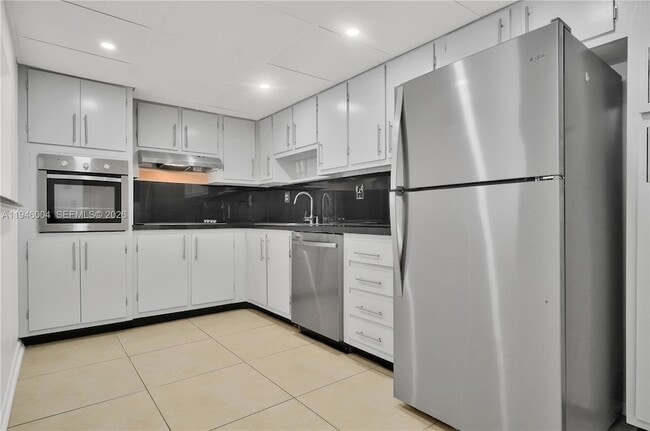 Photo - 19380 Collins Ave Unit 405