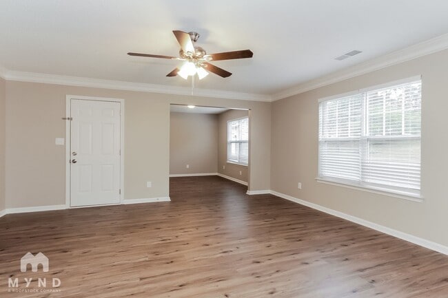 Photo - 712 Raindrops Rd