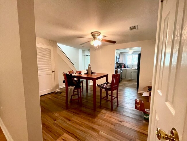 Photo - 307 Walnut St