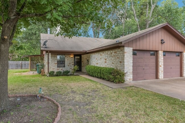 Photo - Spacious 2/1 Duplex in Central Taylor, Tx Unit 2109-A