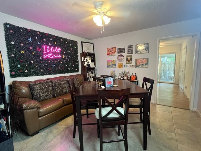 Photo - 7221 Beechnut St St Unit True