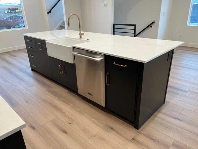Kitchen - 569 E 7215 S Rental
