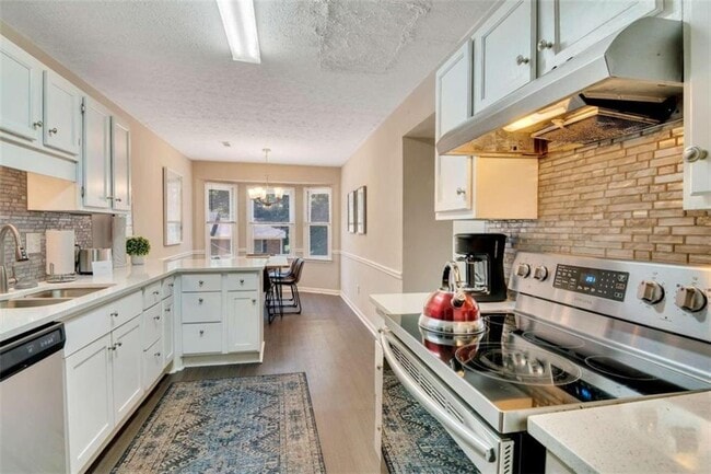 Photo - 4543 Coopers Creek Pl SE