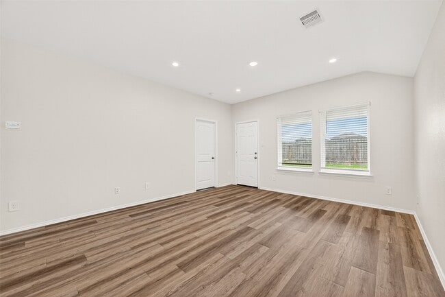 Photo - 1710 Legacy Hills Dr