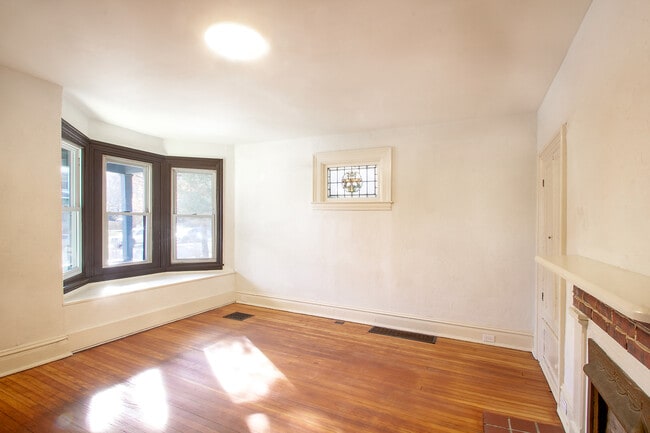 Photo - 319 Franklin Ave Unidad 1