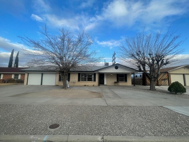 Photo - 1308 Backus St Casa