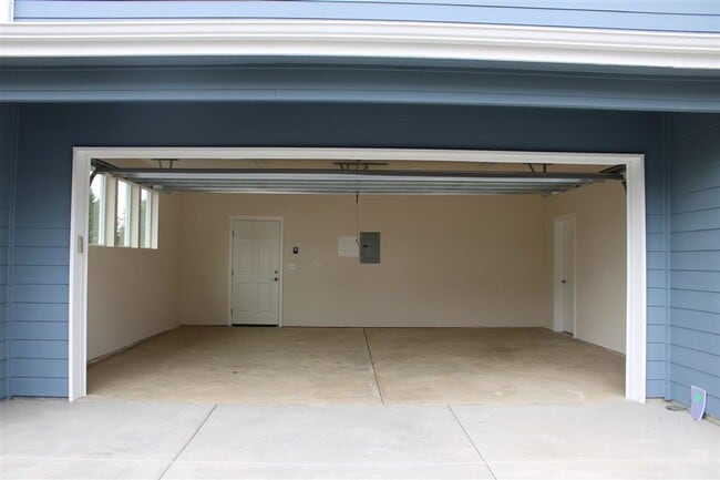 Photo - 2 bedroom 2 bathroom Brand New Triplex! Unit B