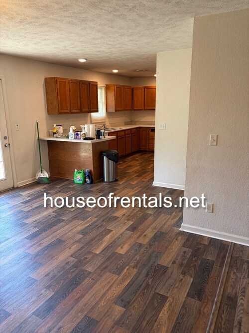 Photo - 251 McNeil St Unit 1