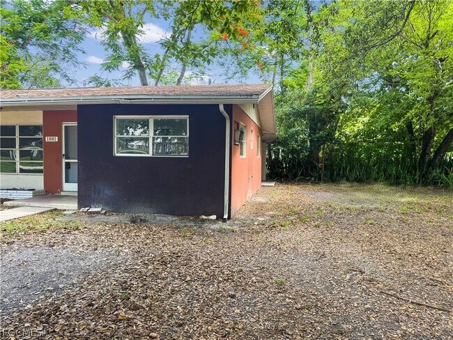 Photo - 1881 Edison Ave