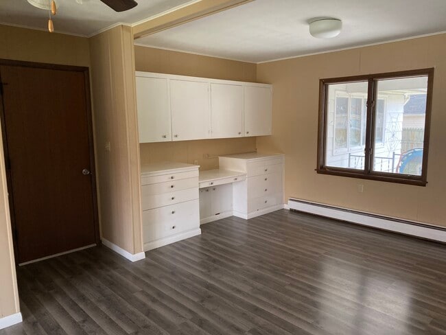 Photo - 504 E Main St